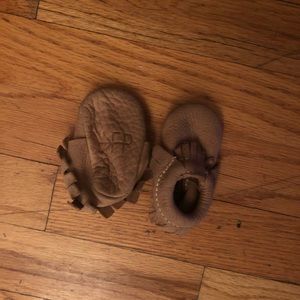 FRESHLY PICKED NEWBORN MOCS